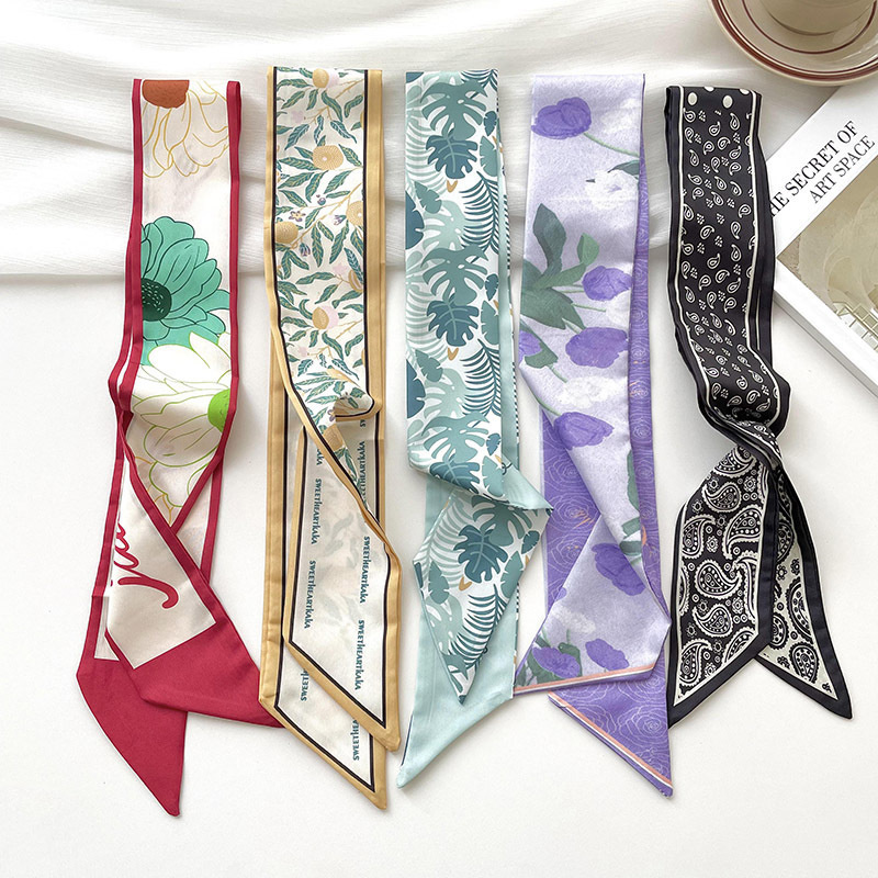 New luxury Brand Model Small S - đánh giá và giá Silk Neck Scarf