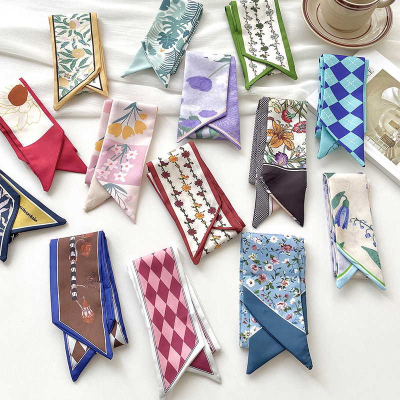 New luxury Brand Model Small S - đánh giá và giá Silk Neck Scarf