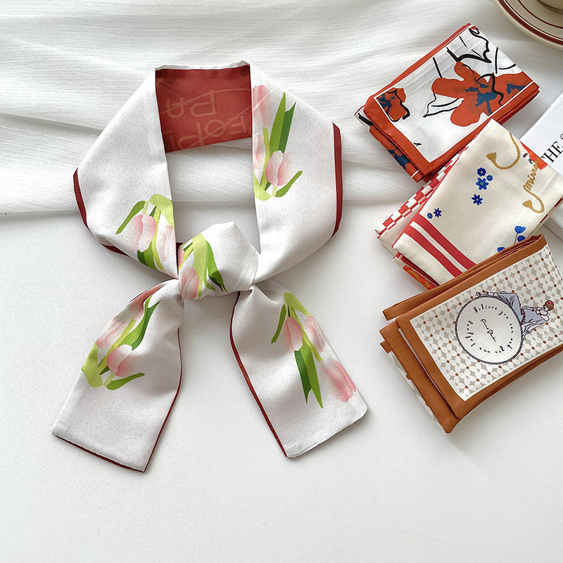 New luxury Brand Model Small S - đánh giá và giá Silk Neck Scarf